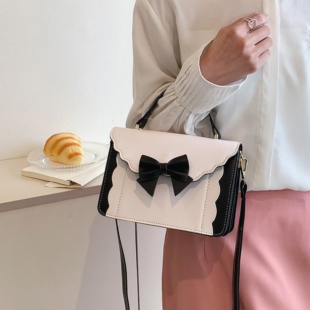 Women's Vintage Black & White Handbag with Bow